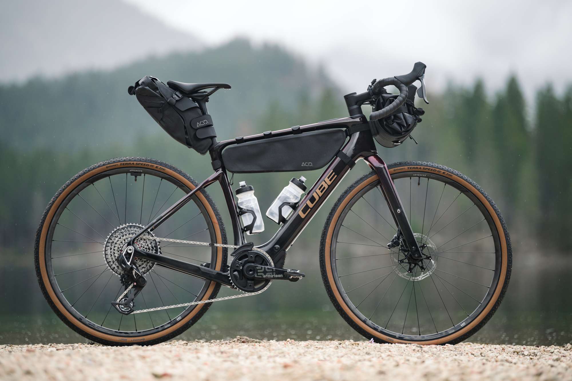 CUBE NUROAD HYBRID: WENDBAAR, FLEXIBEL & LICHTGEWICHT