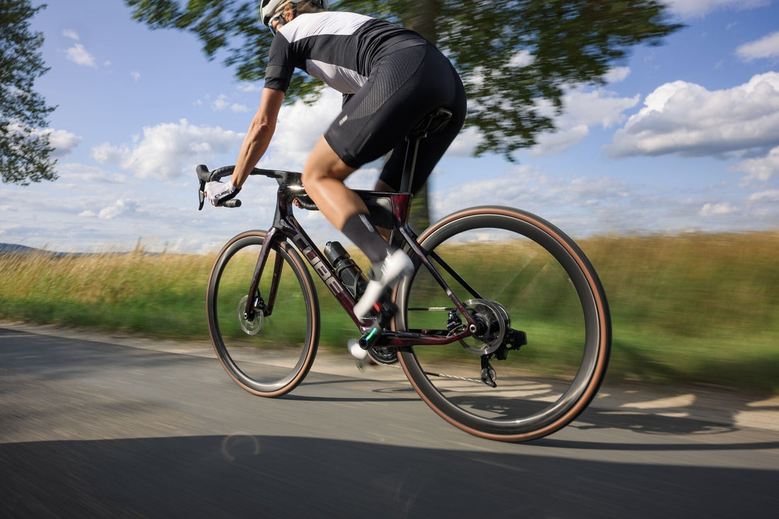 CUBE AGREE VS. CUBE ATTAIN: WHICH ROAD BIKE SUITS YOU?