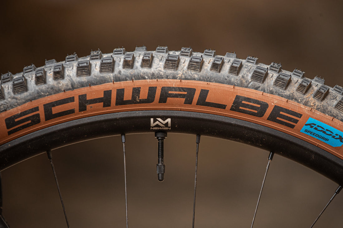 CHANGE BIKE TYRE? THIS IS THE EASY WAY TO DO IT YOURSELF!