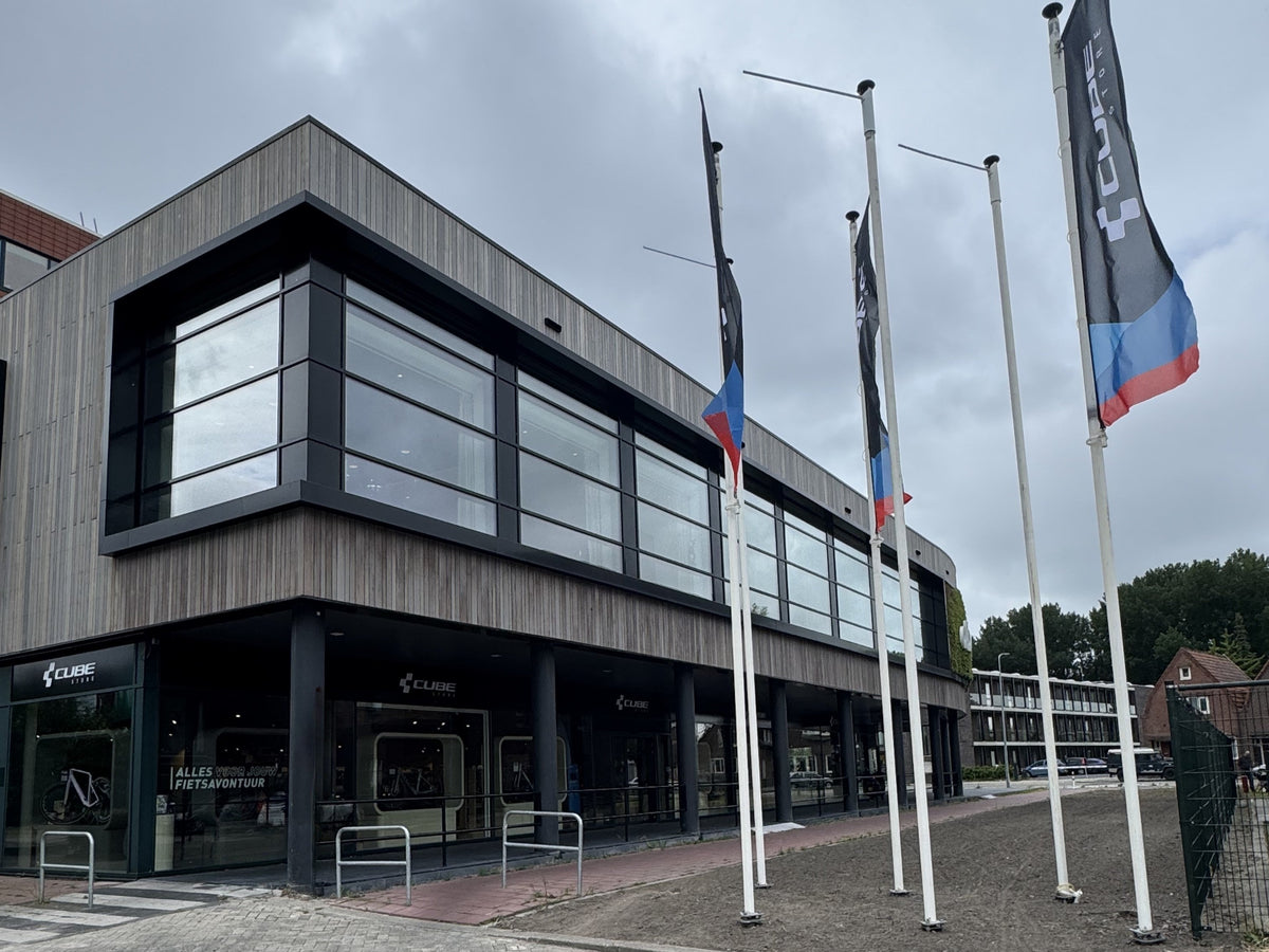 OPENING VAN DE GROOTSTE CUBE STORE IN HOORN
