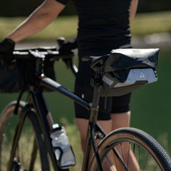 Zadeltas CUBE op een mooie fiets tijdens een trekking