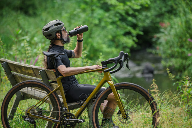 Bidons en bidonhouders op een CUBE fiets