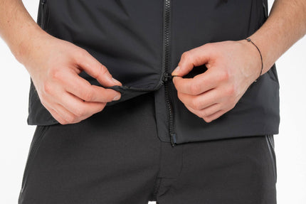 CUBE HYBRID VEST BLACK