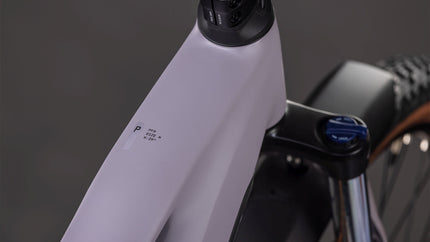 CUBE REACTION HYBRID PERFORMANCE 600 FE PLUMGREY/BLACK