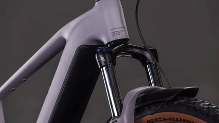 CUBE REACTION HYBRID PERFORMANCE 600 FE PLUMGREY/BLACK