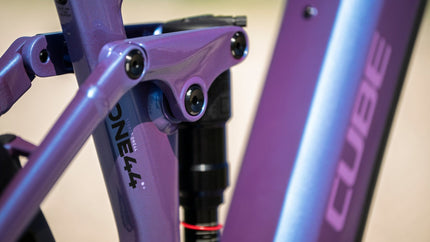 CUBE STEREO HYBRID ONE44 PRO 800 BLUEIRIS/PURPLE