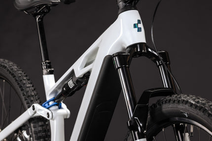 CUBE STEREO HYBRID ONE44 HPC PRO 800 METALLICWHITE/BLUE
