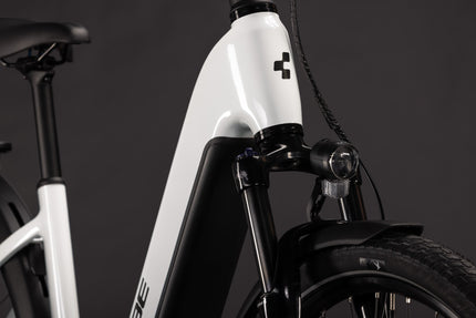 CUBE TOURING HYBRID ONE 600 METALLICWHITE/CHROME
