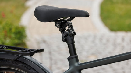 CUBE KATHMANDU HYBRID DELUXE PRO 800 BLACKFOREST/CHROME