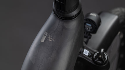 CUBE KATHMANDU HYBRID ONE11 HPC SLT 800 CARBON/SILVERDUST