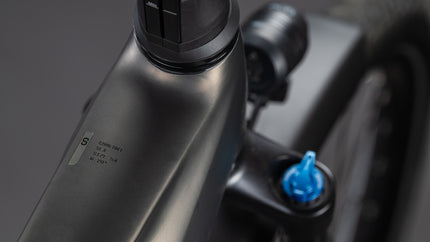 CUBE TOURING HYBRID COMFORT SLX 800 CHARCOAL/CHROME