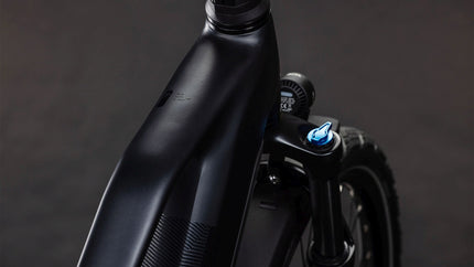 CUBE KATHMANDU HYBRID PRO 800 COAL/BLACK