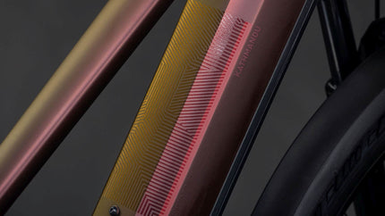 CUBE KATHMANDU HYBRID PRO 800 SUNGLOW/CHROME