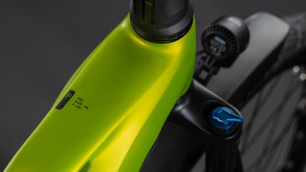 CUBE KATHMANDU HYBRID PRO 800 LIZARD/BLACK