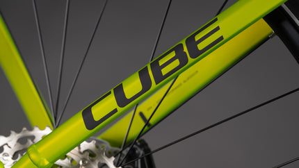 CUBE KATHMANDU HYBRID PRO 800 LIZARD/BLACK