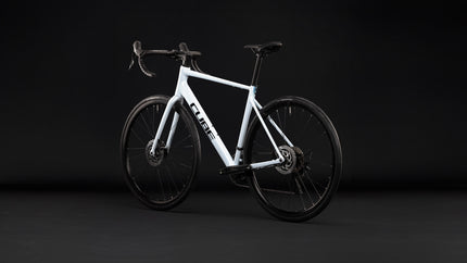 CUBE ATTAIN RACE GLACIER/BLACK