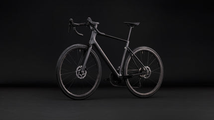 CUBE ATTAIN C:62 RACE CARBON/COALCHROME