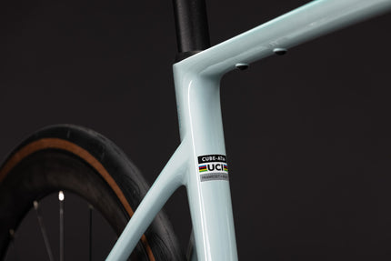 CUBE ATTAIN C:62 RACE FROSTYMINT/MINT