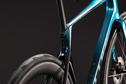 CUBE AGREE C:62 RACE CHROMEBLUE/LIQUIDBLUE