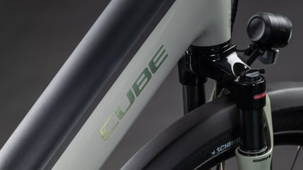 CUBE SUPREME HYBRID DELUXE ONE 600 ASHGREEN/CHROME