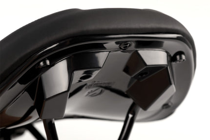 Natural Fit Saddle Sequence Black