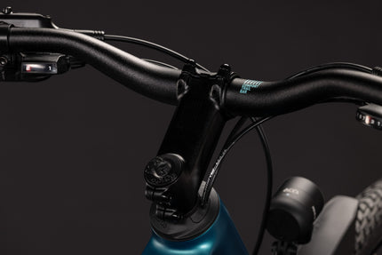 CUBE KATHMANDU EXC METALLICPETROL/SEA