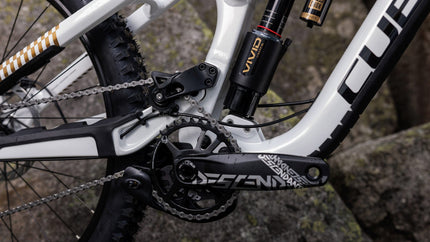 CUBE TWO15 RACE POWDERGOLD/BLACK