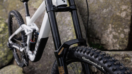 CUBE TWO15 RACE POWDERGOLD/BLACK