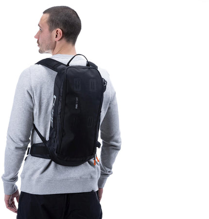 CUBE Backpack Pure 12 Cmpt Black