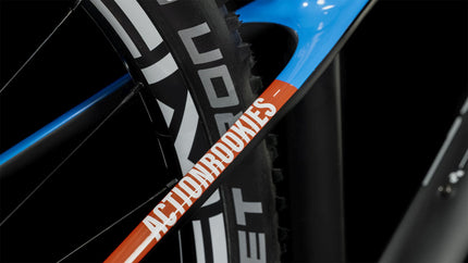 CUBE ELITE 240 C:62 PRO CARBON/BLUE/RED