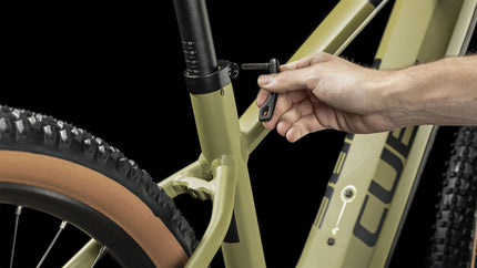 CUBE REACTION HYBRID RACE 625 OLIVE/GREEN