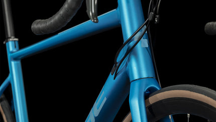 CUBE ATTAIN RACE BLUE/SPECTRAL