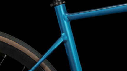 CUBE ATTAIN RACE BLUE/SPECTRAL