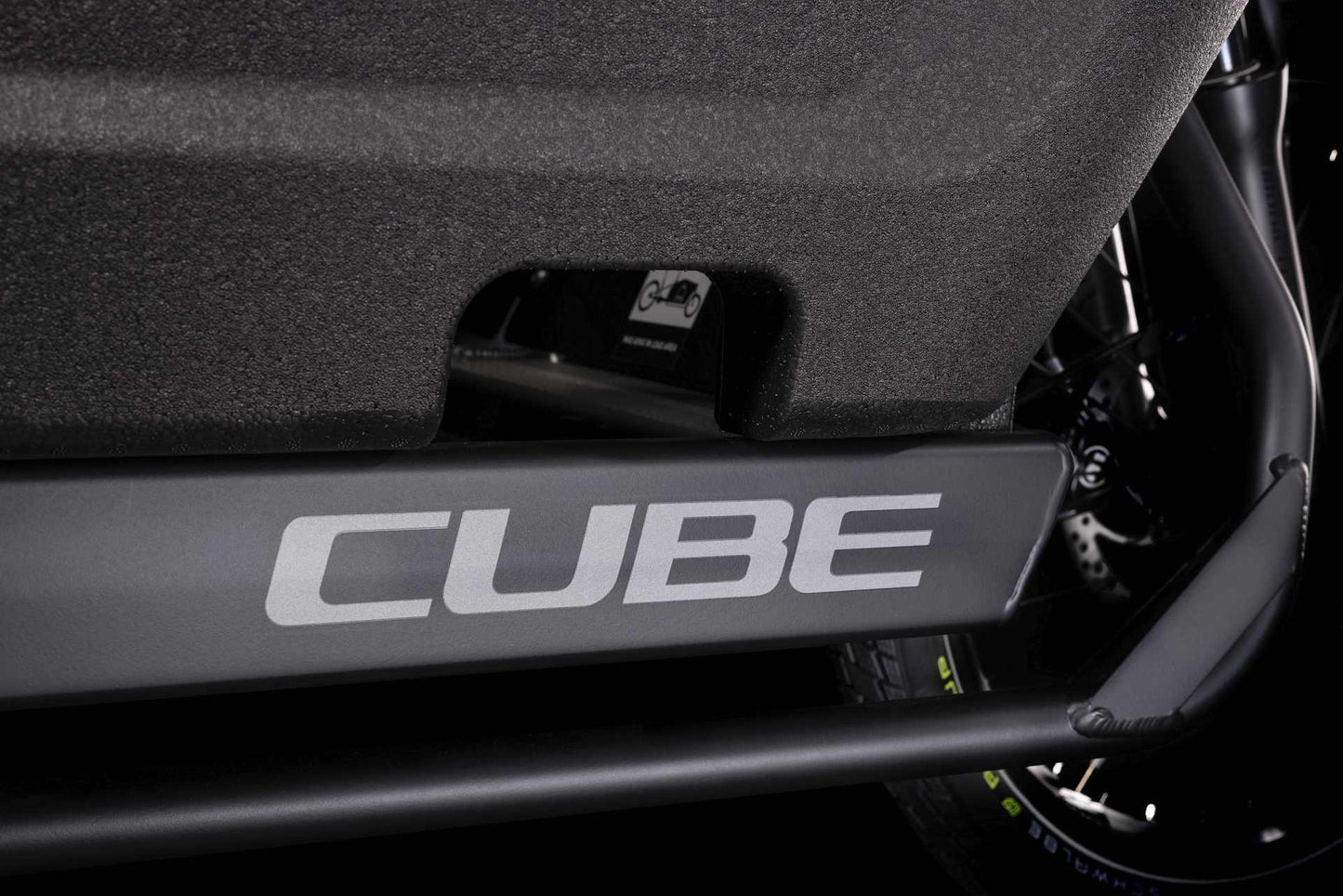 68925020_BUILTSEAT_6