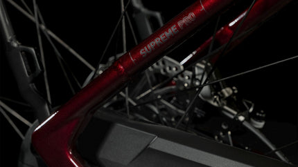 CUBE SUPREME HYBRID PRO 625 RED/BLACK