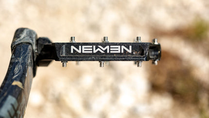 NEWMEN BESKAR FLAT PEDAL SET TI AXLE
