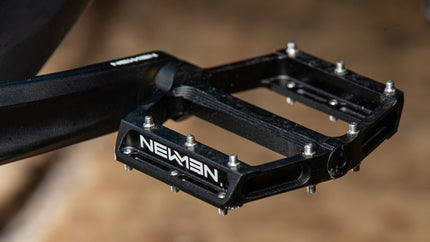 NEWMEN BESKAR FLAT PEDAL SET TI AXLE