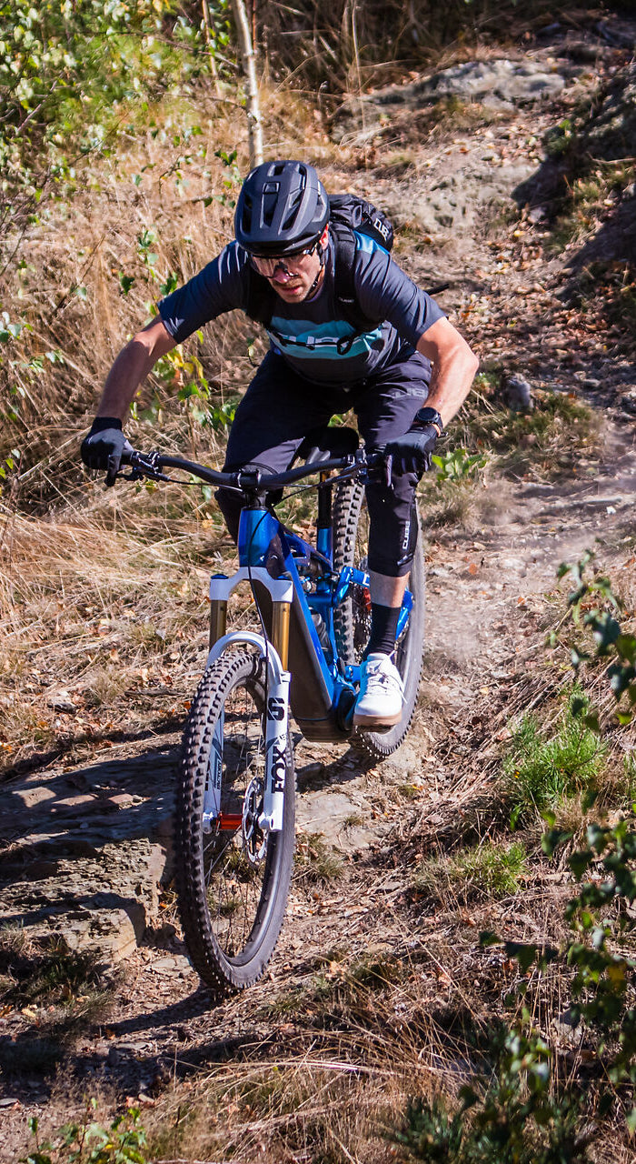 <h2>FULL SUSPENSION MOUNTAINBIKES</h2>