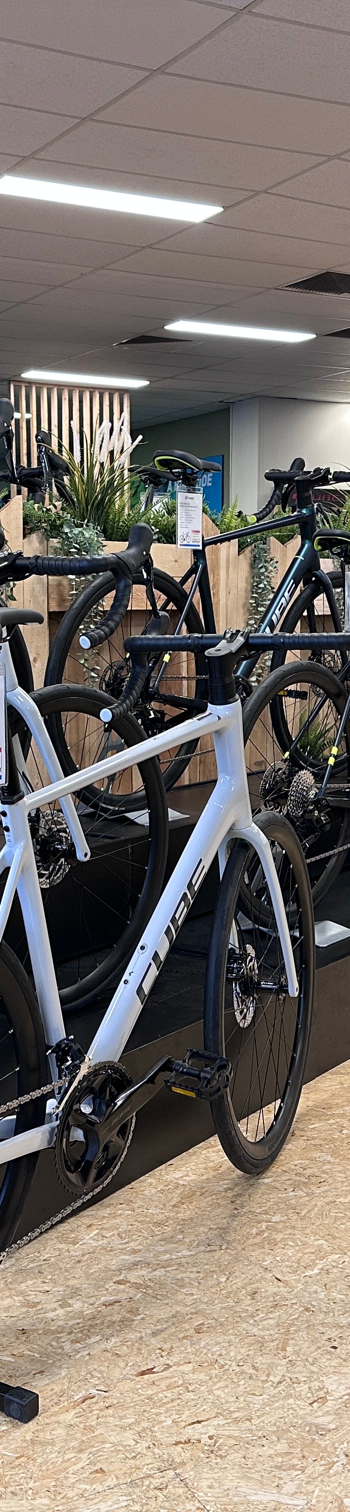 <h1>CUBE STORE VLAARDINGEN</h1>